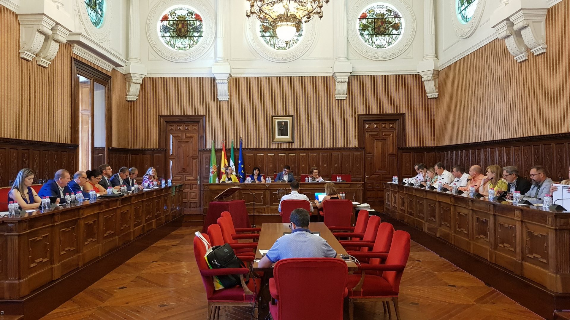 El pleno aprueba los primeros 5 millones de euros con los que estará dotado el Plan Especial de Empleo Municipal